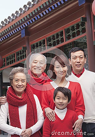 Multi-generation Family portrait by traditional Chinese building Stock Photo