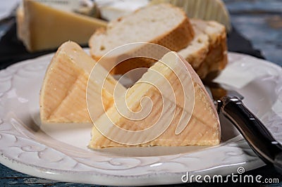 Munster gerome French cheese, strong-smelling soft cheese with subtle taste, made mainly from milk first produced in Vosges Stock Photo