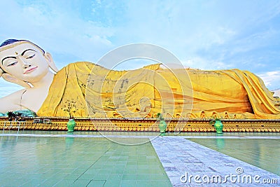 Mya Tha Lyaung Reclining Buddha, Bago, Myanmar Stock Photo