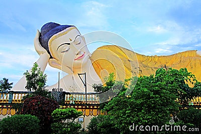 Mya Tha Lyaung Reclining Buddha, Bago, Myanmar Stock Photo