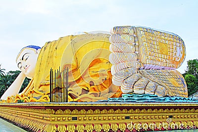 Mya Tha Lyaung Reclining Buddha, Bago, Myanmar Stock Photo