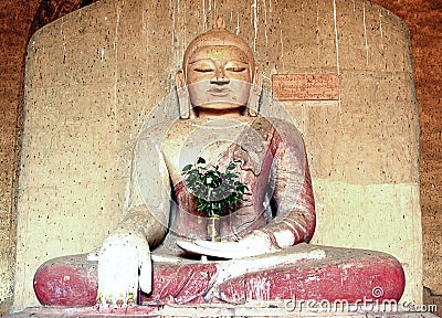 Myanmar, Bagan: Statue in Dhammayangyi Temple Stock Photo