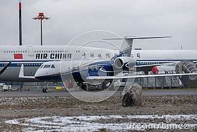 N-939VF Sun Air Jets Gulfstream G500 and Air China Boeing 747-89L jets in Zurich in Switzerland Editorial Stock Photo