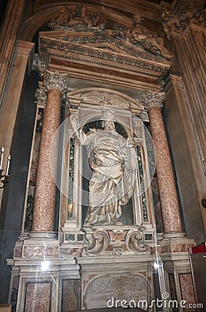 Napoli - Statua di San Paolo nella navata destra del Duomo Editorial Stock Photo