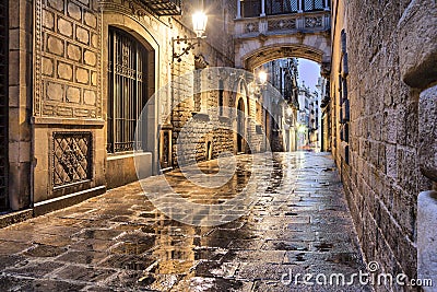 Narrow street in gothic quarter, Barcelona Stock Photo