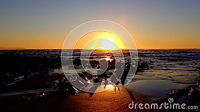 Natuurlijke rotsen bij Praia-Dal Figueiras in Portugal Natuurlijke rotsen bij Praia-Dal Figueiras in Portugal