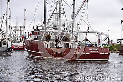 Scalloper Contender going for ice Editorial Stock Photo