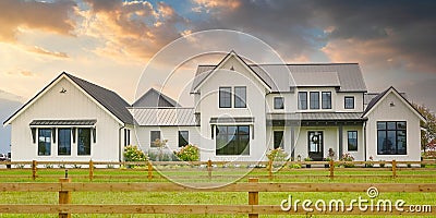 New Canadian Farmhouse Mansion Country Home Front Exterior Maison House Sunset Sky Background Stock Photo