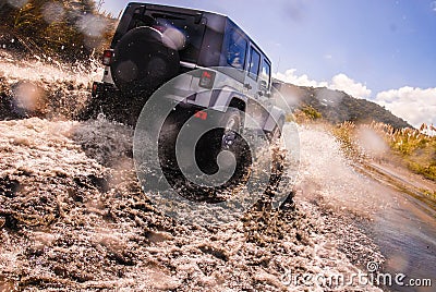 New 4wd fording river Stock Photo