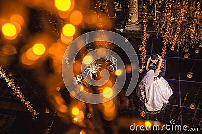 Newlywed couple dancing first dance, bride and groom waltz dancefloor Editorial Stock Photo