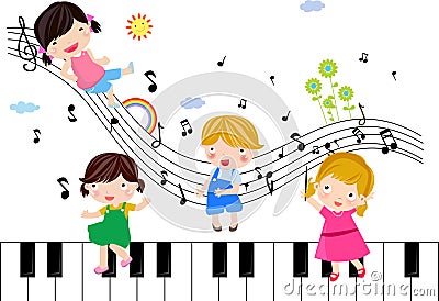 Niños que juegan con las notas musicales