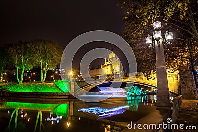 Night view of the church of Metekhi and a statue Vakhtang Gorgasali over the river Stock Photo