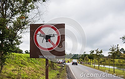 No drones sign, no fly zone in park Stock Photo