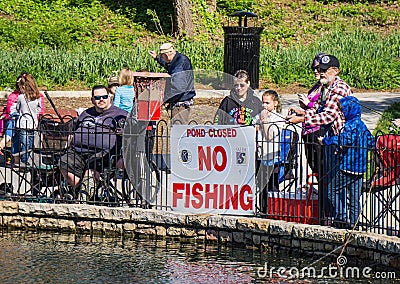 NO FISHING - POND CLOSED Editorial Stock Photo