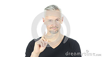 No, respingendo il dito d'ondeggiamento dell'uomo Medio Evo, fondo bianco, giovani, stock footage No, respingendo il dito d'ondeggiamento dell'uomo Medio Evo, fondo bianco, giovani, stock footage