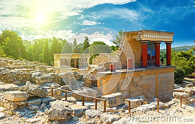 The North Entrance of the Palace with charging bull fresco in Knossos at Crete, Greece Stock Photo