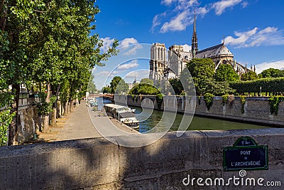 Notre Dame de Paris cathedral and the Seine River in Summer. Paris, France Stock Photo