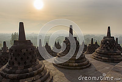 Templo de Borobudur durante el dÃ­a, Yogyakarta, Java, Indonesia. Editorial Stock Photo