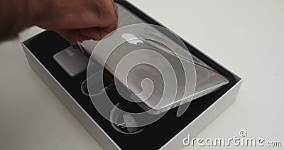 Nuovo Apple Unboxing MacBook Pro Nuovo Apple Unboxing MacBook Pro