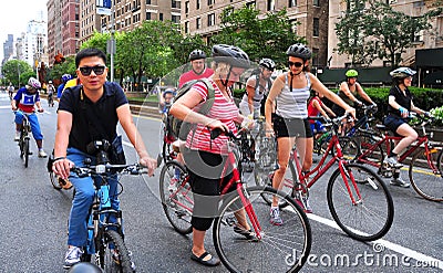 NYC: Bicyclists on Park Avenue Editorial Stock Photo