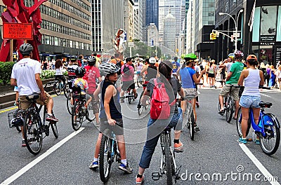 NYC: Bicyclists on Park Avenue Editorial Stock Photo