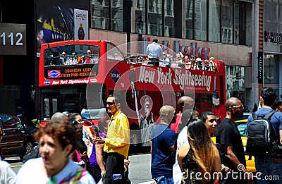 NYC: Gray Line Sightseeing Bus Editorial Stock Photo