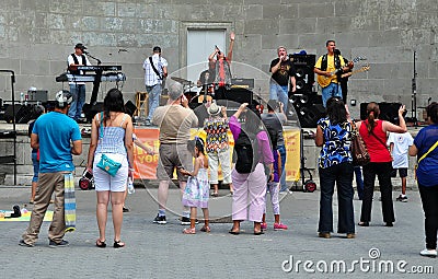 NYC: Musicians Performing in Central Park Editorial Stock Photo