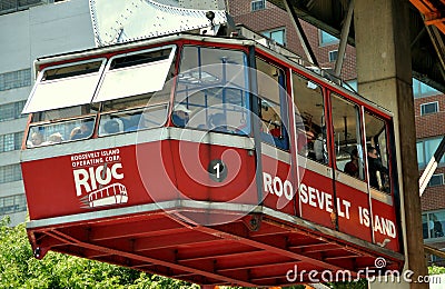 NYC: Roosevelt Island Tram Editorial Stock Photo