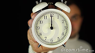 5 30 O Clock Human Hand Holding Alarm Clock That Showing Five Thirty O Clock And Ringing Stock Video Video Of Hand Awake