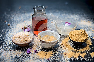 Oats face mask or face pack of Avena sativa i.e. Mulpani mitti or multani mitti or fuller`s earth, rose water,lemon juice and powd Stock Photo