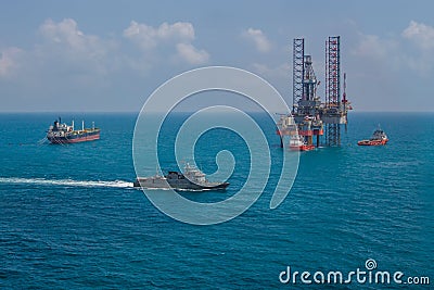 Offshore oil rig drilling platform Stock Photo