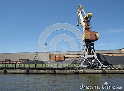 Sea port cargo ship terminal for iol Stock Photo
