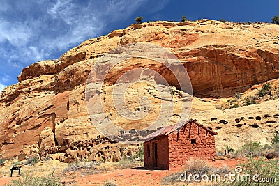 Capitol Reef National Park, Behunin Cabin in Southwest Desert Landscape, Utah, USA Stock Photo