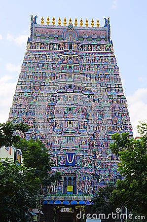 Colorful idols on the Gopuram, Sarangapani Temple, Kumbakonam, Tamil Nadu, India. Stock Photo