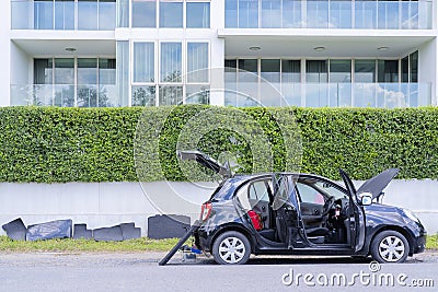 Open the car door to ventilate the air contained in the car Stock Photo