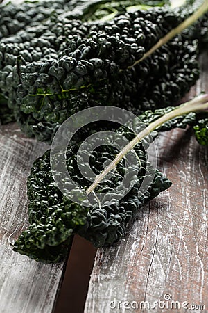 Organic Lacinato Kale weathered table Stock Photo