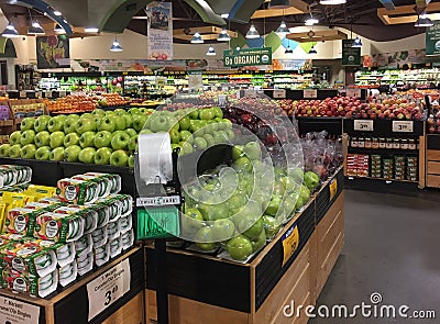 Organic produce for sale at grocery store TX Editorial Stock Photo