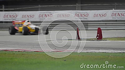 Os campeonatos grandes da fórmula A1 de Prix da aceleração molharam a raça Os campeonatos grandes da fórmula A1 de Prix da aceleração molharam a raça
