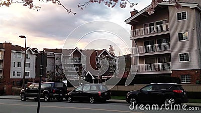 Os carros montam pela rua com construção no tempo de mola filme Os carros montam pela rua com construção no tempo de mola filme