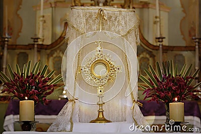 Ostensorial adoration in the catholic church - Holy Week Stock Photo