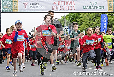 2013 Ottawa Y Marathon Editorial Stock Photo