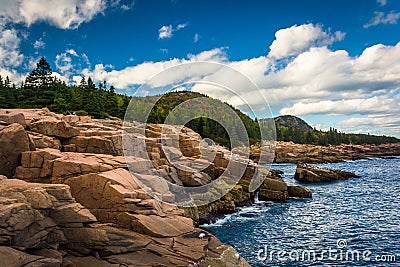 Otter Cliffs and the Atlantic Ocean in Acadia National Park, Mai Stock Photo