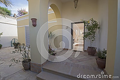 Outdoor entrance area at luxury tropical holiday villa Stock Photo