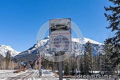 Dont`t idle your engine turn it off road sign Editorial Stock Photo