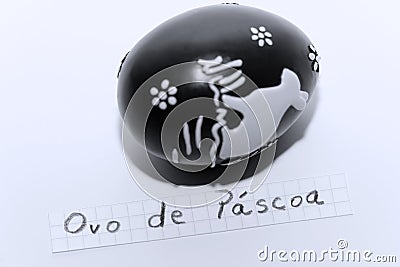 Ovo de Pascoa, Portuguese word on a white note for English Easter Egg Stock Photo
