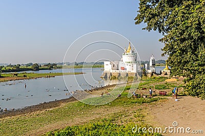 Pagoda at Tuang Tha Nan Inn Lake Stock Photo