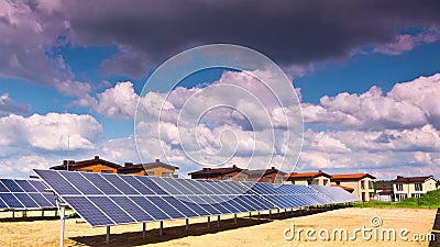 Painéis solares e vila moderna Painéis solares e vila moderna