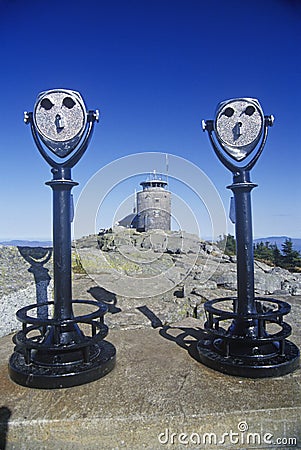 Pair of pay per view binoculars at rest stop in Mt. Washington, NH Stock Photo