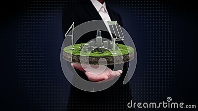 Palmas abiertas de la empresaria, el panel de energía solar, energía respetuosa del medio ambiente en la tierra del ciclo almacen de video Palmas abiertas de la empresaria, el panel de energía solar, energía respetuosa del medio ambiente en la tierra del ciclo almacen de video
