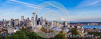 Panorama view of Seattle downtown skyline and Mt. Rainier, Washi Stock Photo